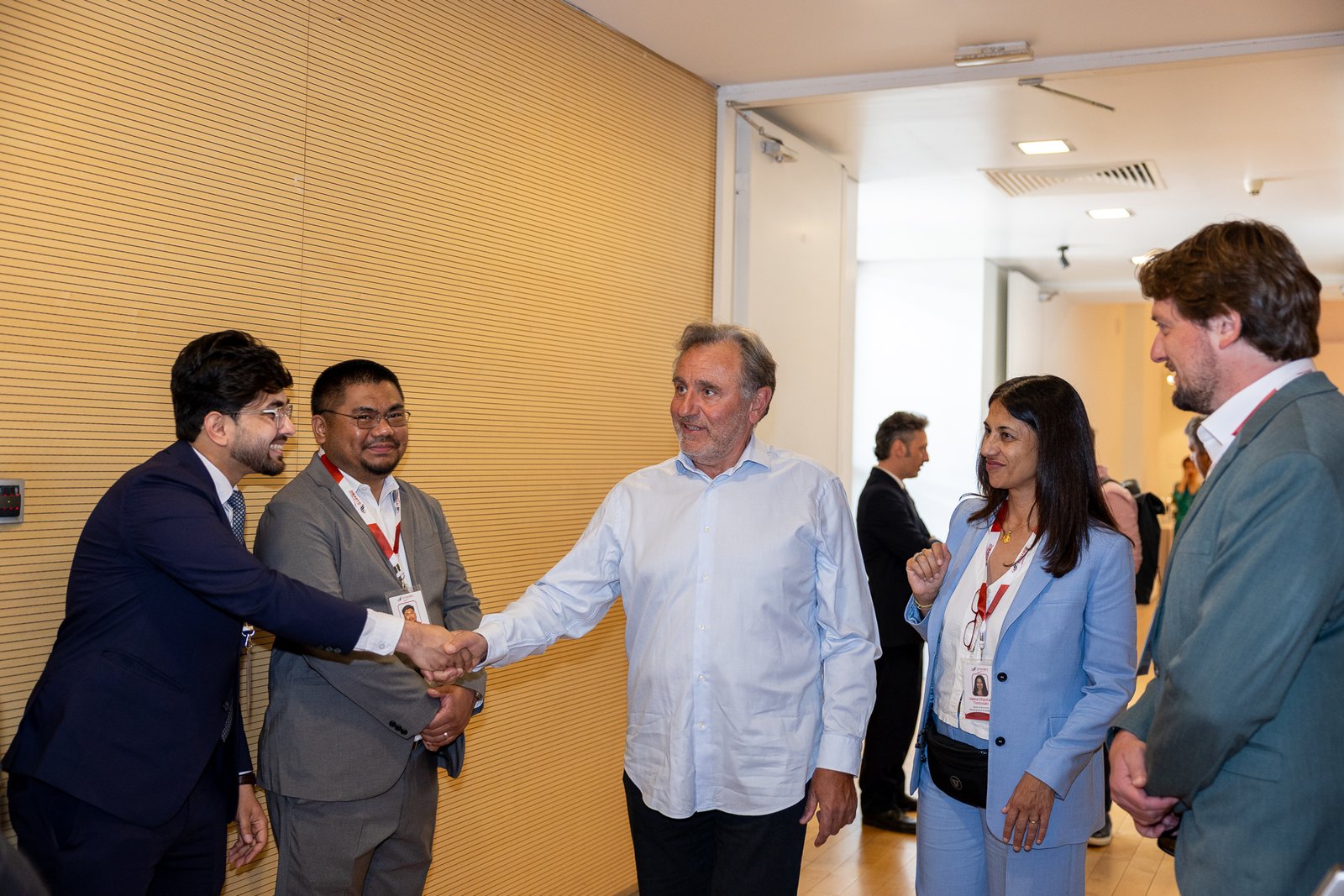 Attendees registering